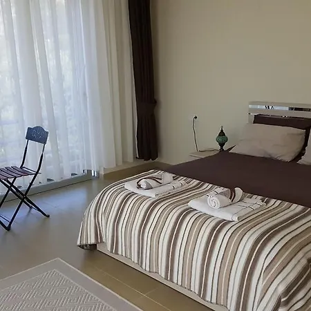 Oda ve Kahvaltı Camelion Yesilkoy (Mediterranean)